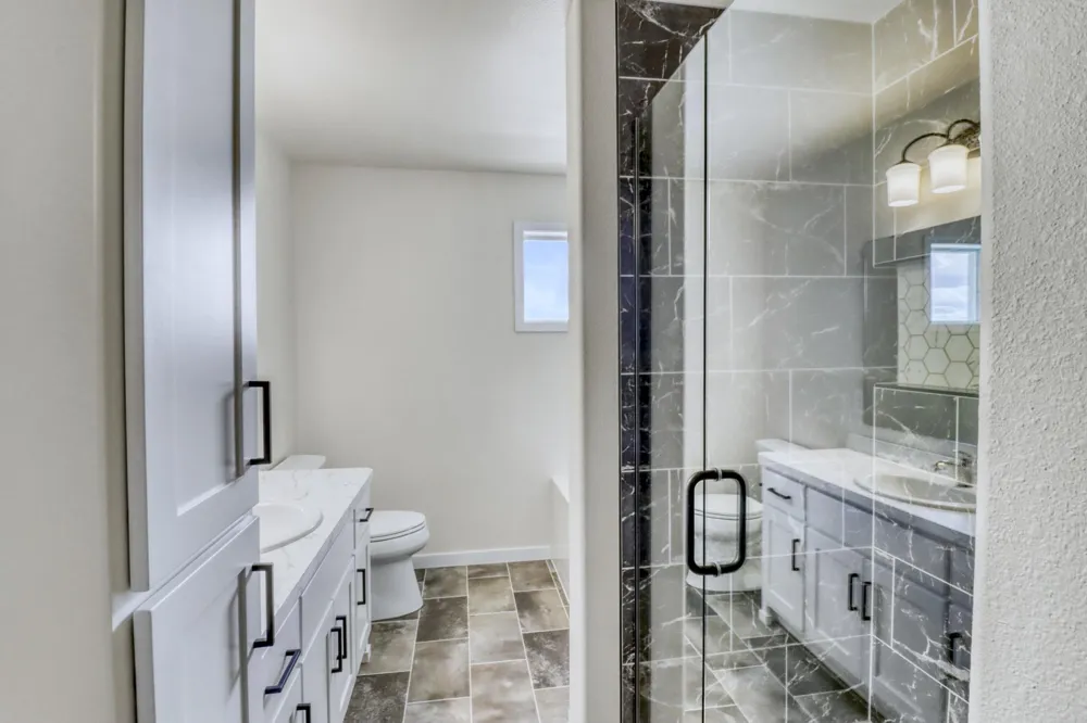 1154 60th Avenue W West Fargo, ND 58078