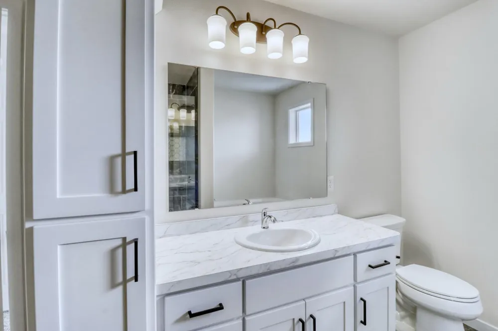 1154 60th Avenue W West Fargo, ND 58078