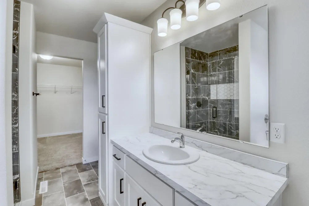1154 60th Avenue W West Fargo, ND 58078