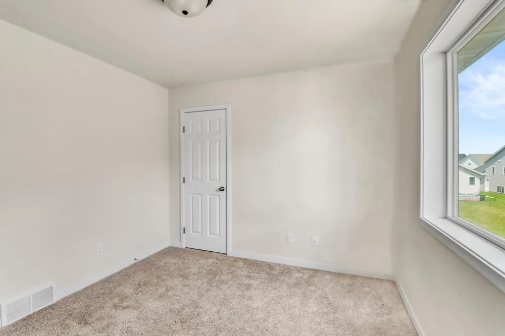 1154 60th Avenue W West Fargo, ND 58078