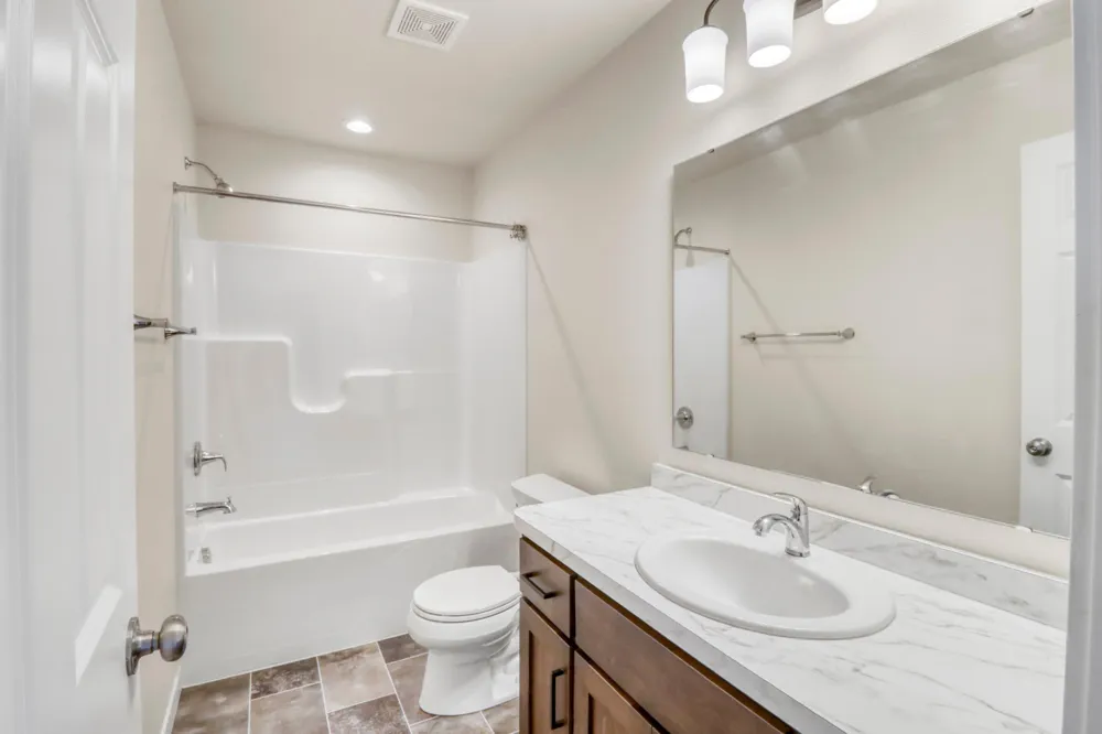 1154 60th Avenue W West Fargo, ND 58078