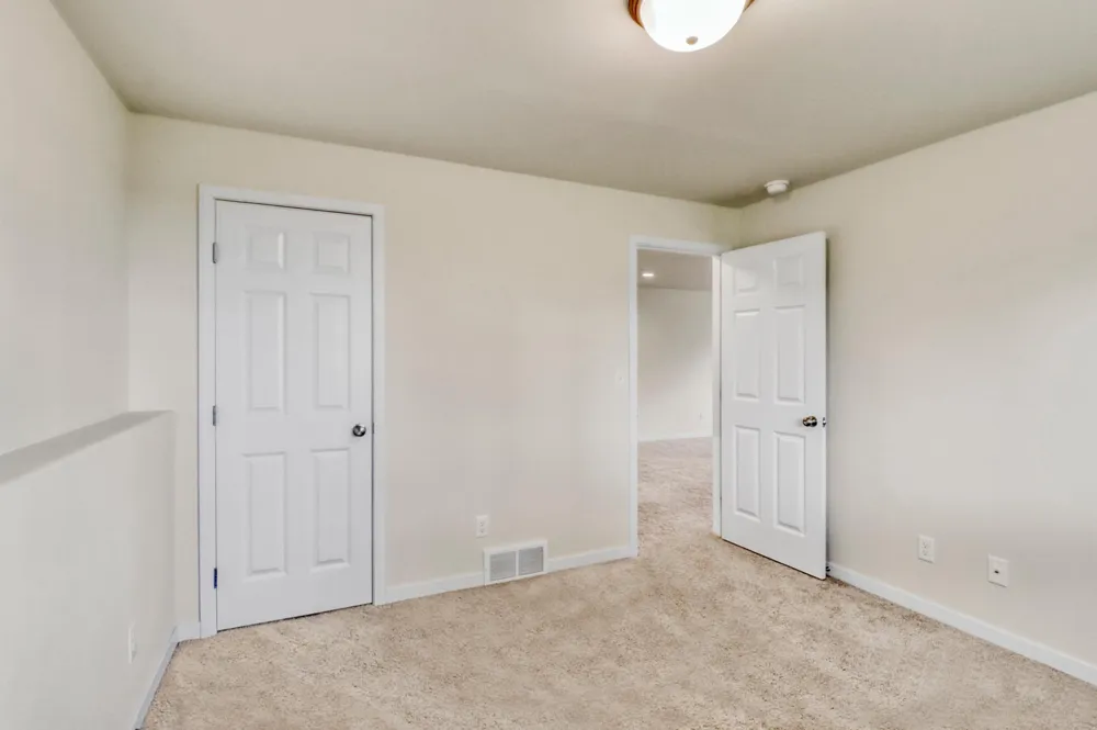 1154 60th Avenue W West Fargo, ND 58078