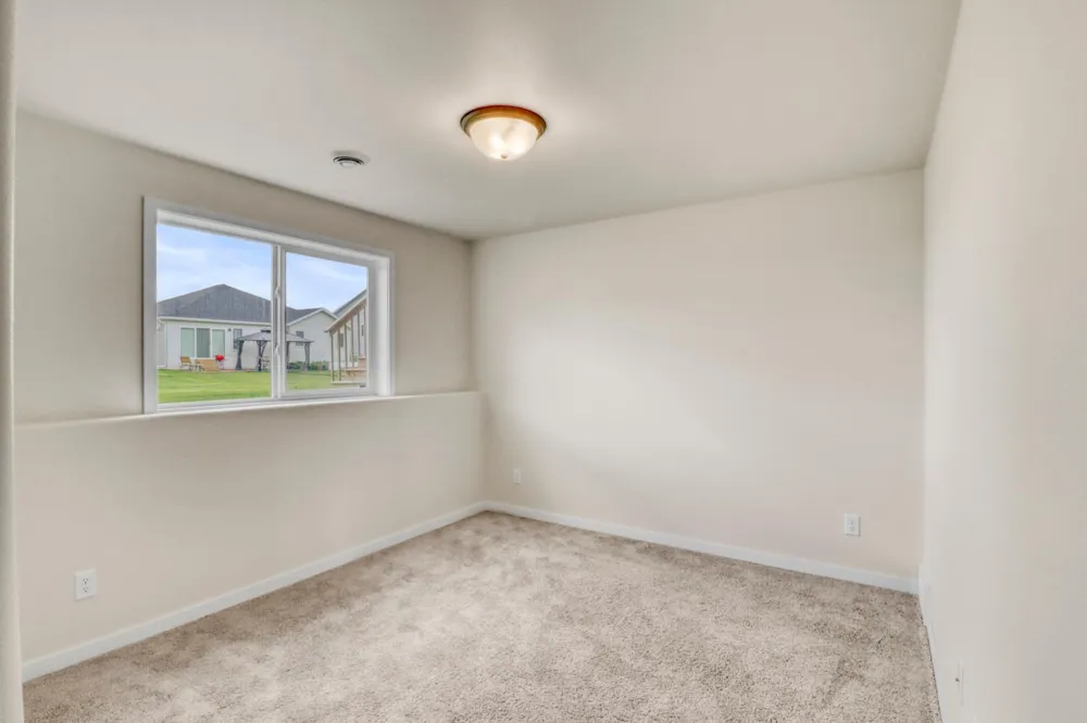 1154 60th Avenue W West Fargo, ND 58078