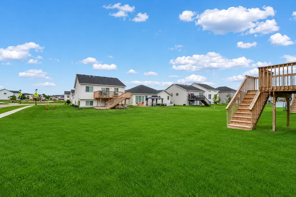 1154 60th Avenue W West Fargo, ND 58078