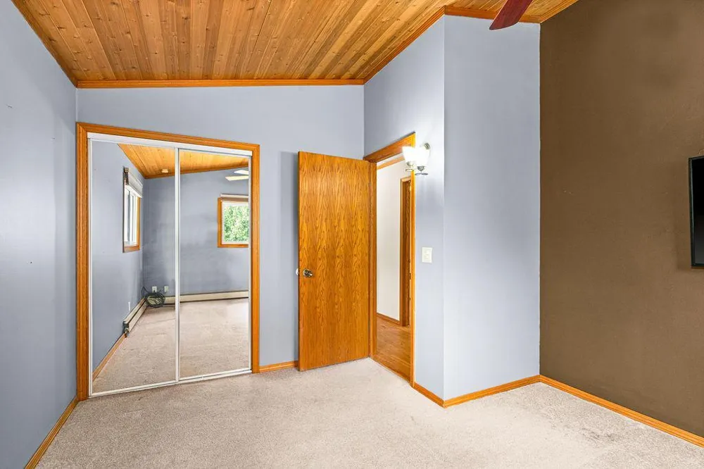 6086 Seville Road Duluth, MN 55811