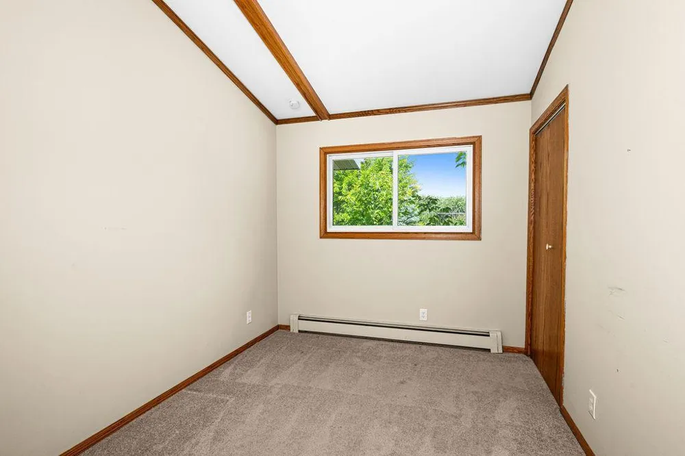 6086 Seville Road Duluth, MN 55811