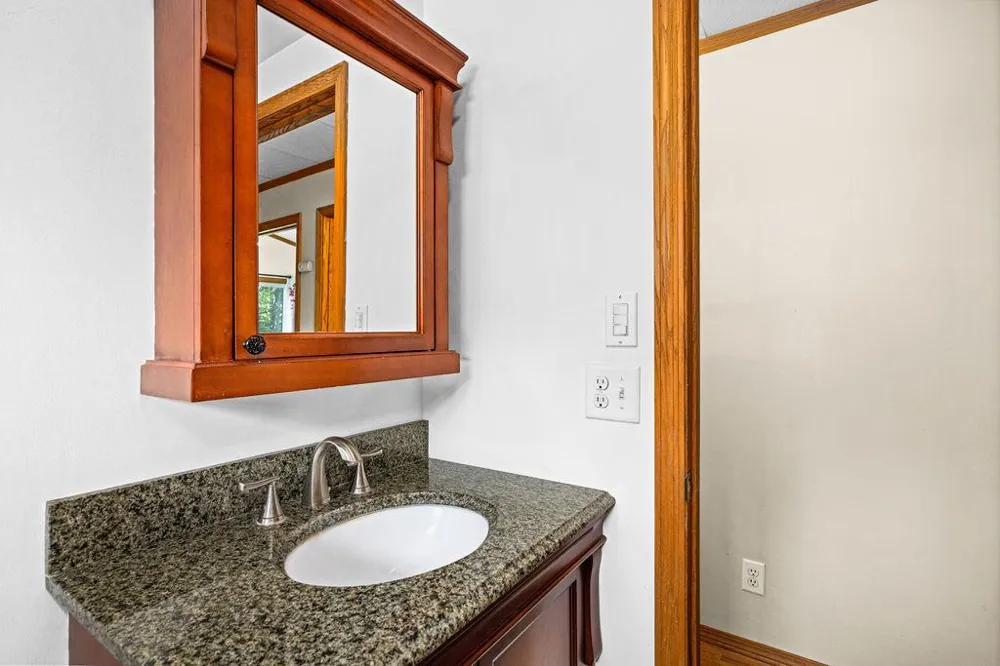 6086 Seville Road Duluth, MN 55811