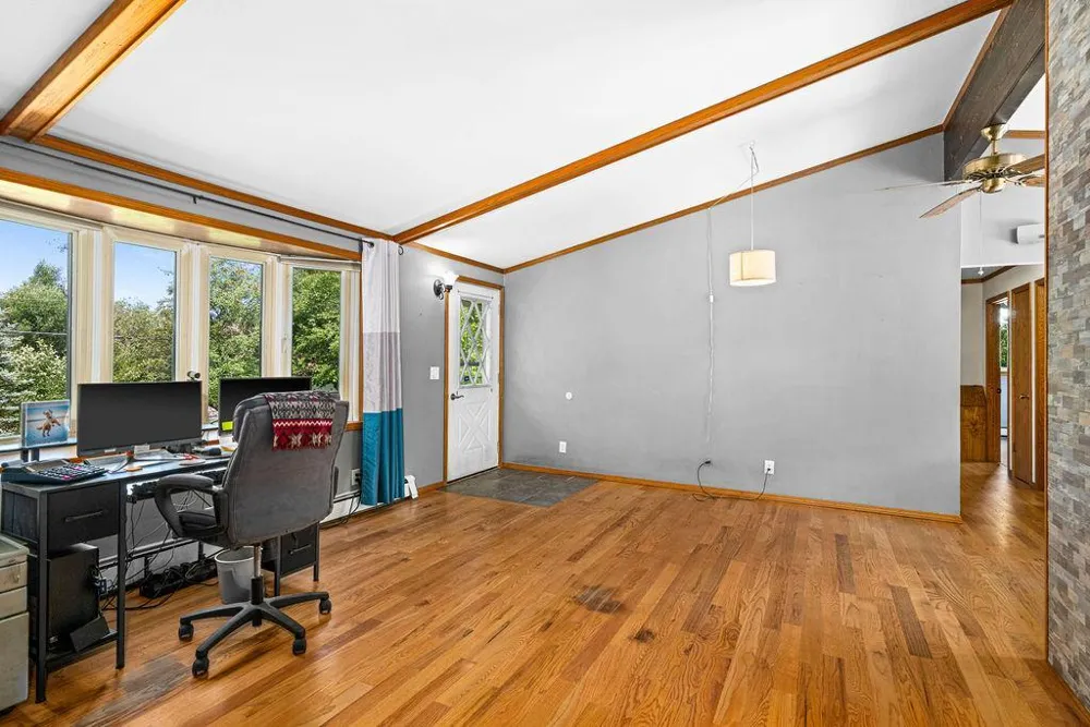 6086 Seville Road Duluth, MN 55811