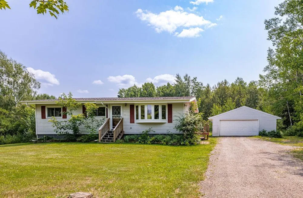 6086 Seville Road Duluth, MN 55811
