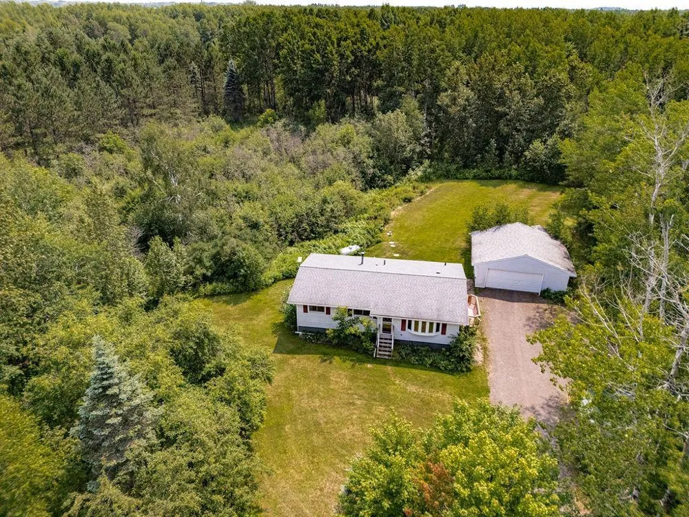 6086 Seville Road Duluth, MN 55811