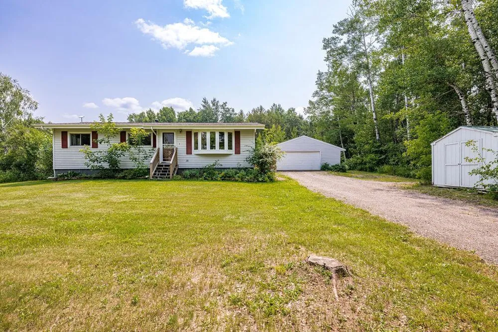 6086 Seville Road Duluth, MN 55811
