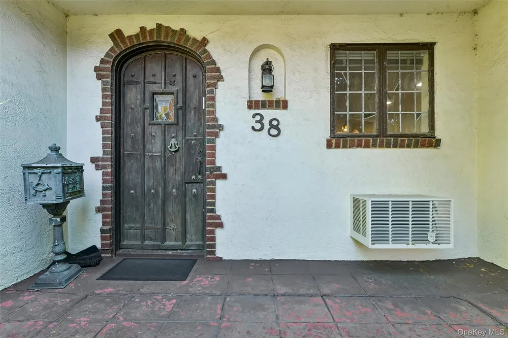 38 Cedarhurst Avenue Cedarhurst, NY 11516