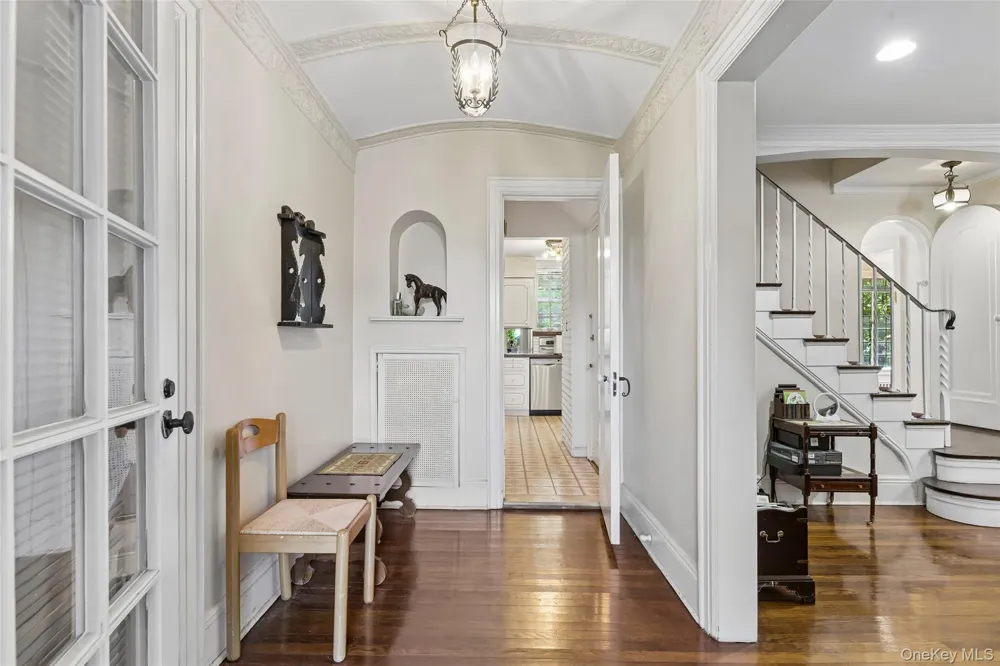 38 Cedarhurst Avenue Cedarhurst, NY 11516