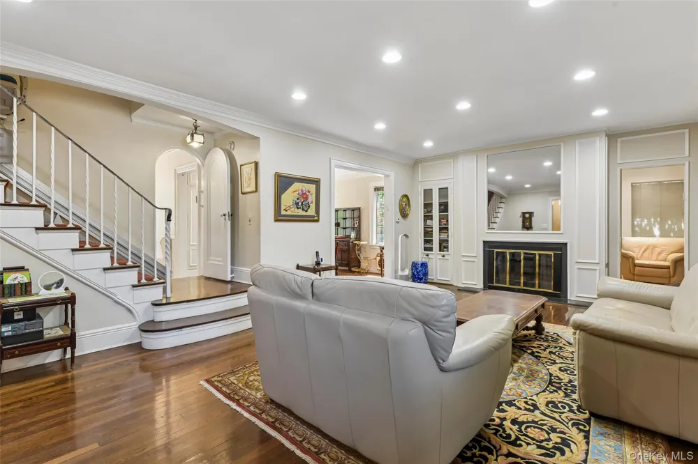 38 Cedarhurst Avenue Cedarhurst, NY 11516