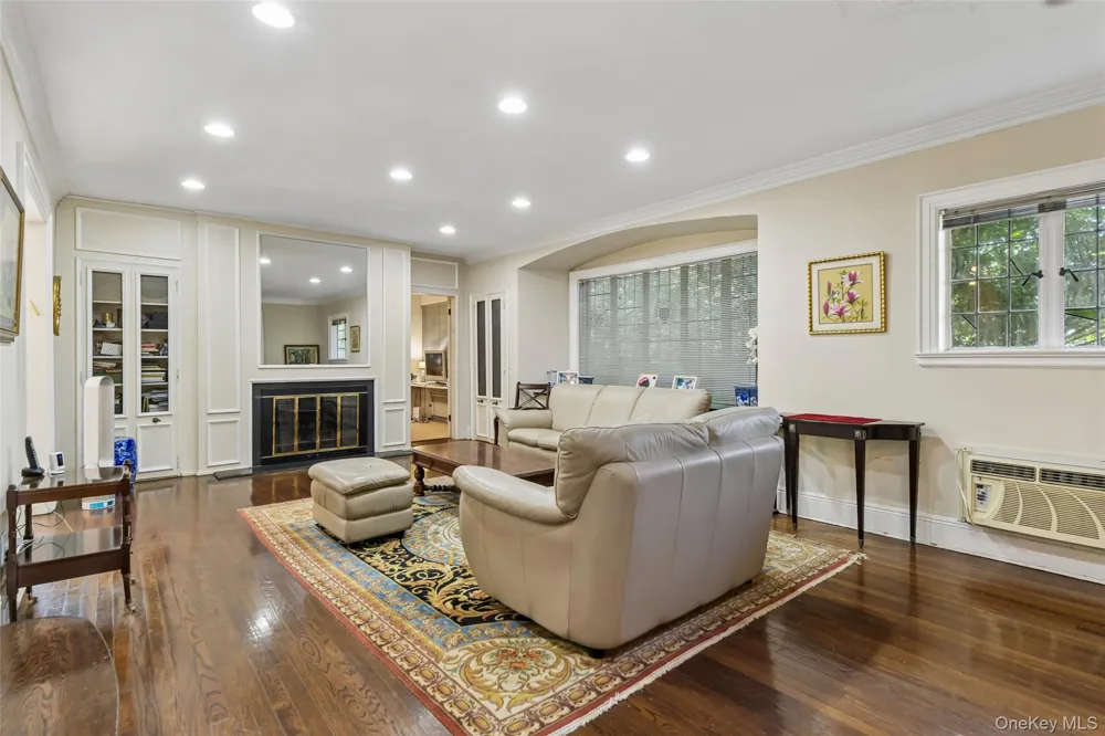 38 Cedarhurst Avenue Cedarhurst, NY 11516