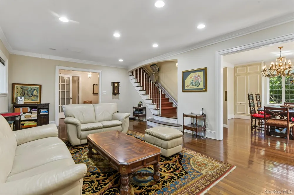 38 Cedarhurst Avenue Cedarhurst, NY 11516