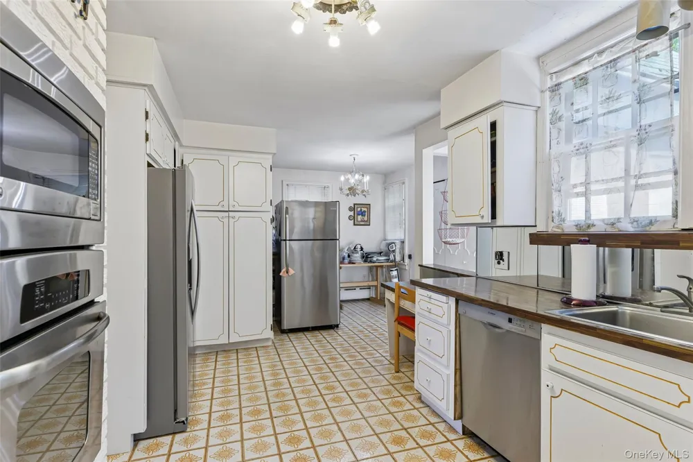 38 Cedarhurst Avenue Cedarhurst, NY 11516