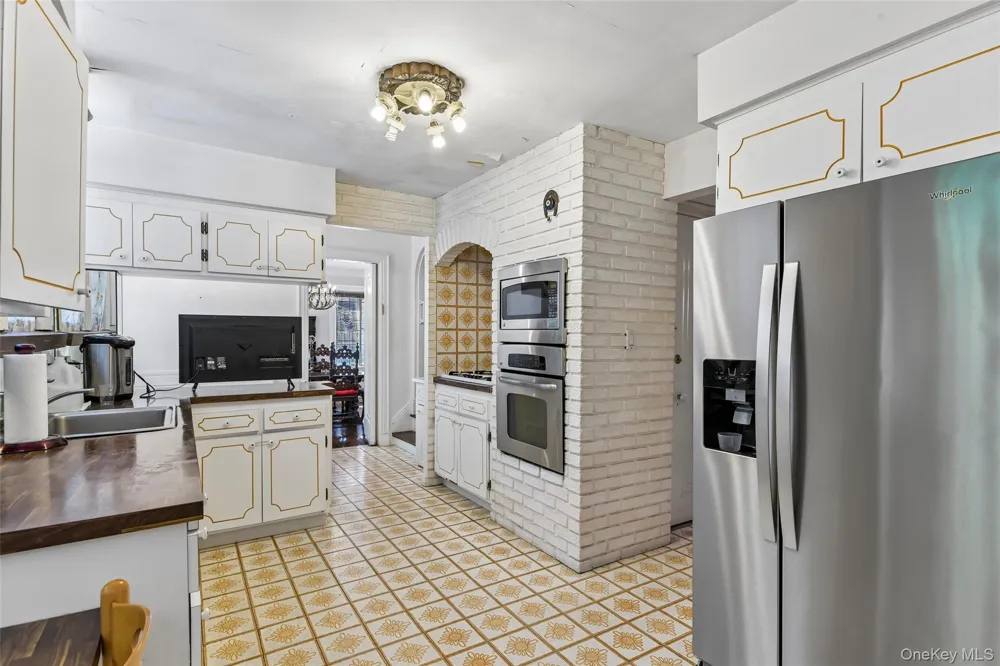 38 Cedarhurst Avenue Cedarhurst, NY 11516