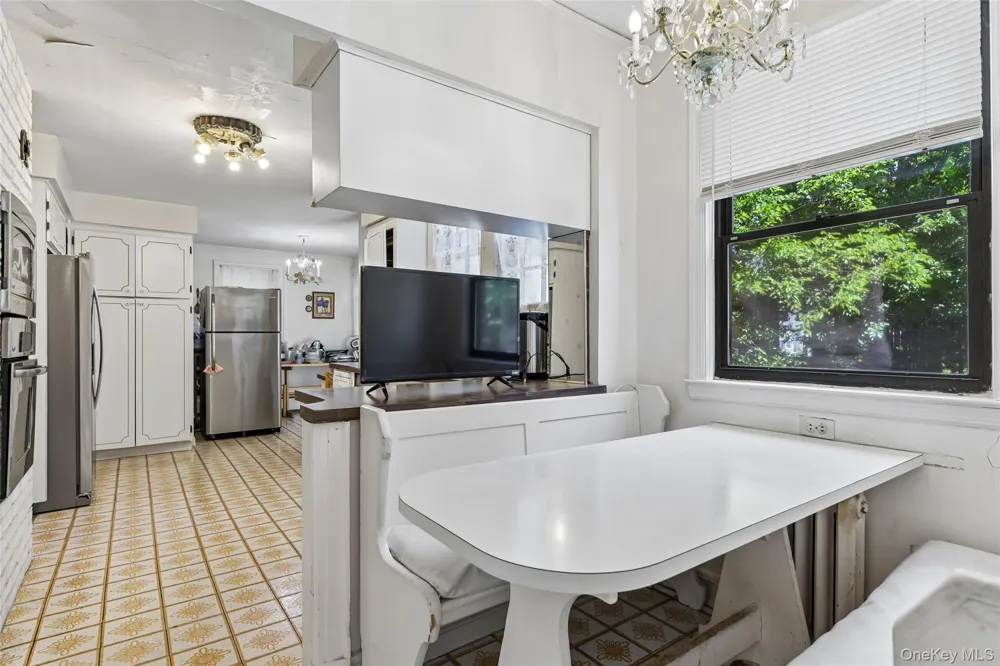 38 Cedarhurst Avenue Cedarhurst, NY 11516