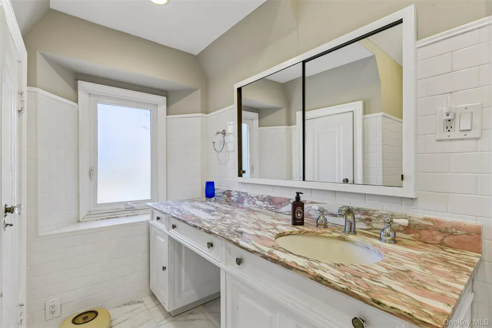 38 Cedarhurst Avenue Cedarhurst, NY 11516