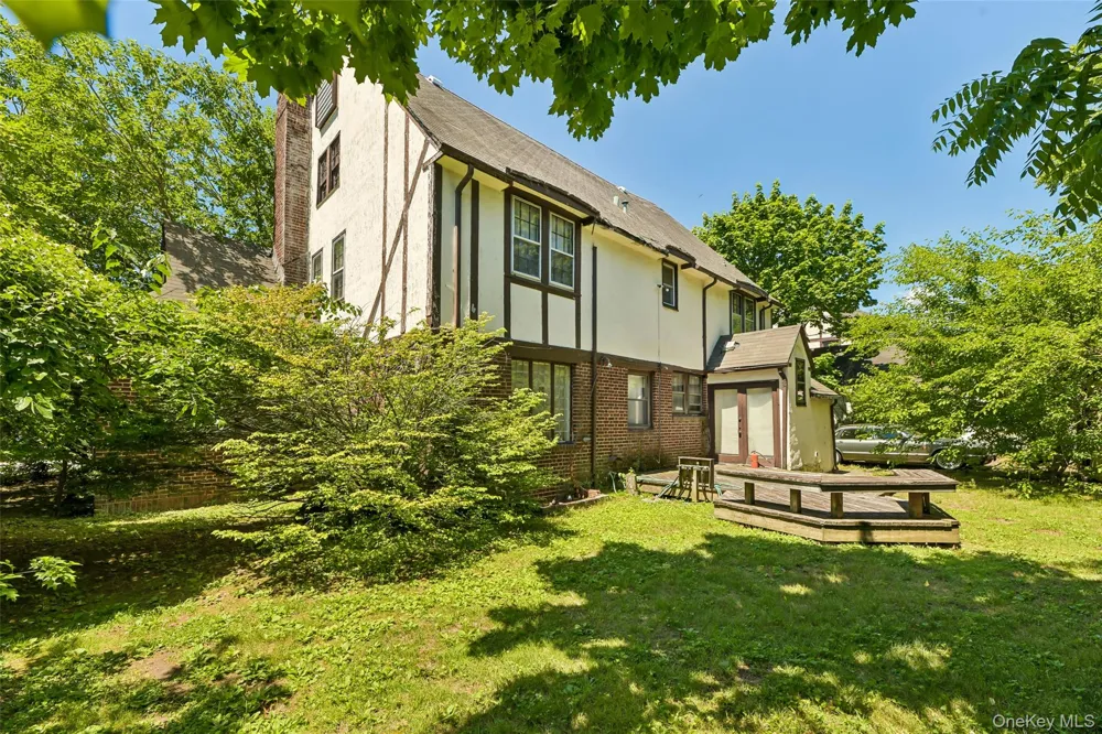 38 Cedarhurst Avenue Cedarhurst, NY 11516