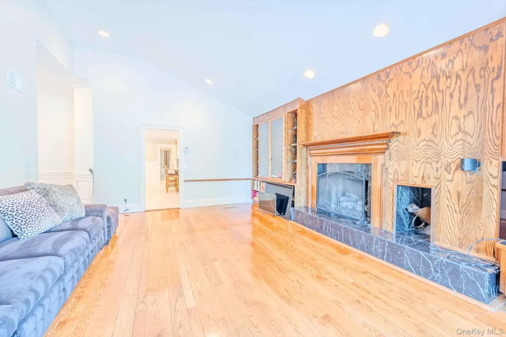 70 Karol Place Muttontown, NY 11753