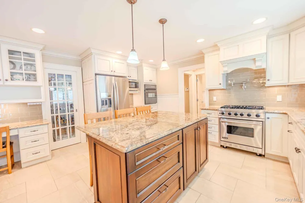 70 Karol Place Muttontown, NY 11753