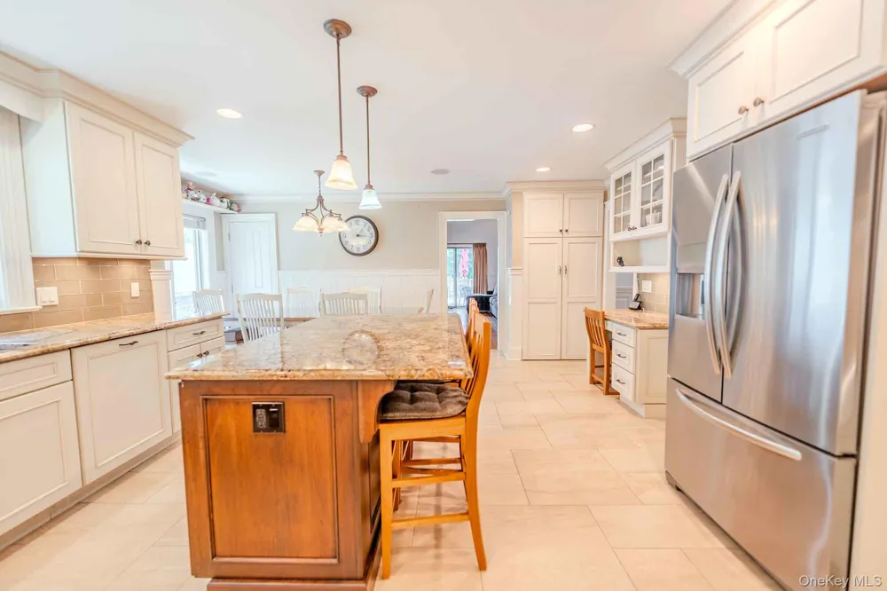 70 Karol Place Muttontown, NY 11753
