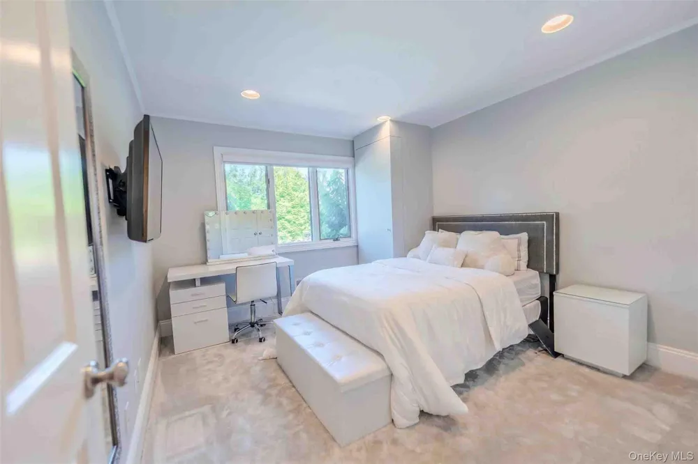 70 Karol Place Muttontown, NY 11753