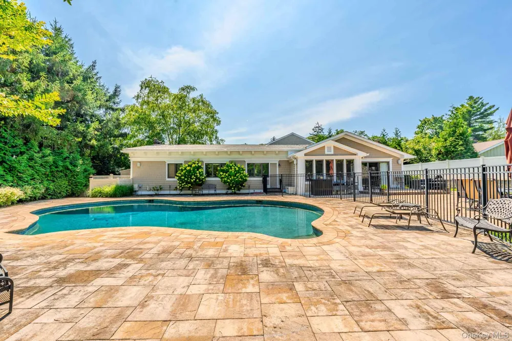 70 Karol Place Muttontown, NY 11753