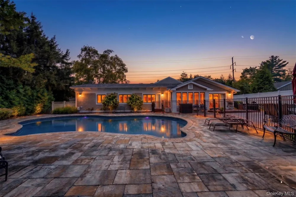70 Karol Place Muttontown, NY 11753
