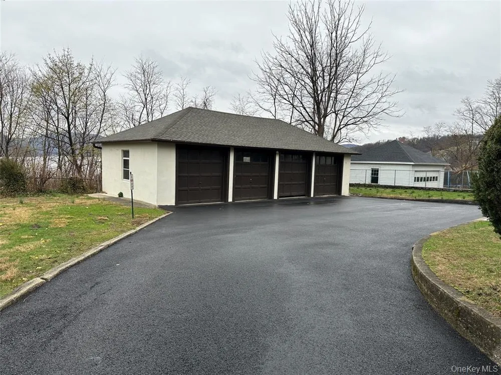 320 Simpson Place Peekskill, NY 10566