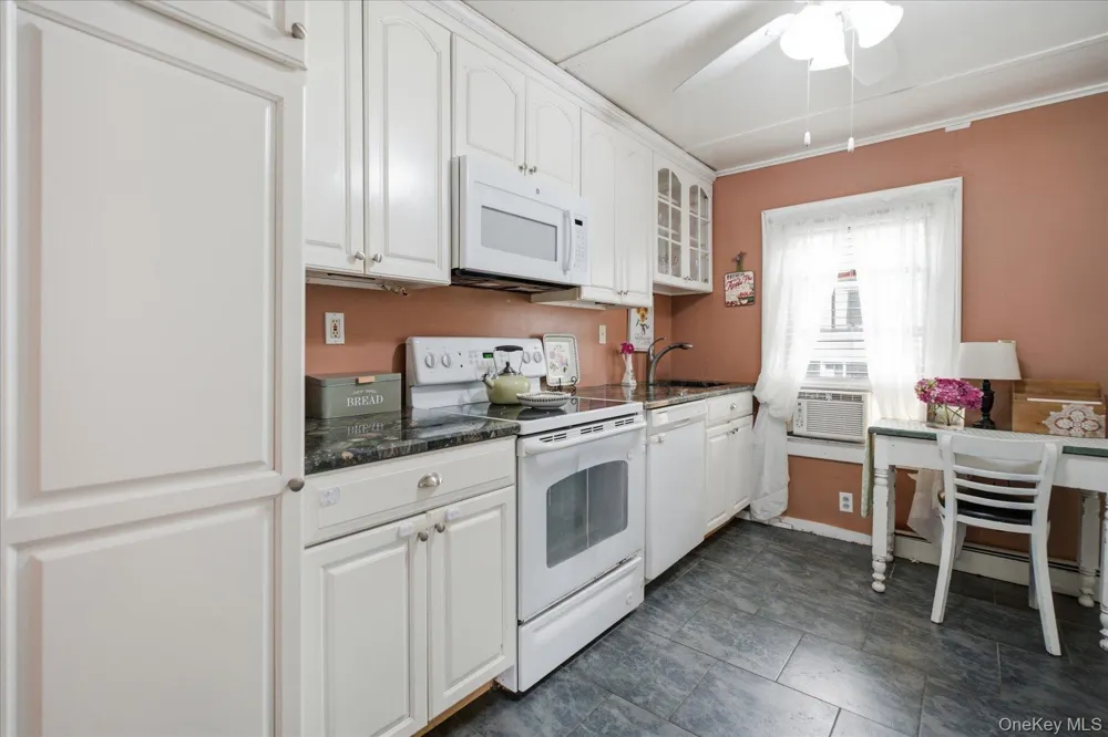 308 Monsell Place Greenport, NY 11944