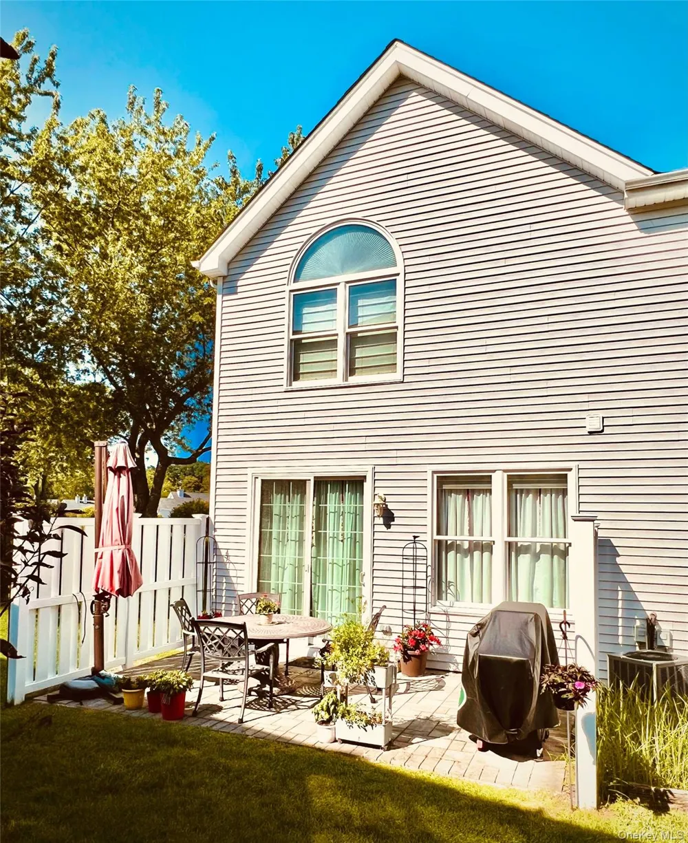 149 Windward Court S Port Jefferson, NY 11777
