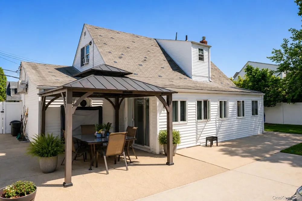 210 Willard Avenue Farmingdale, NY 11735