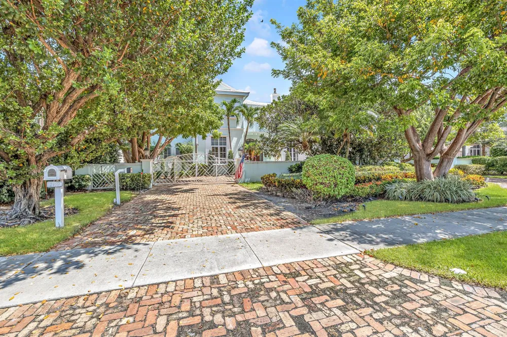 2409 NE 27TH STREET Lighthouse Point, FL 33064