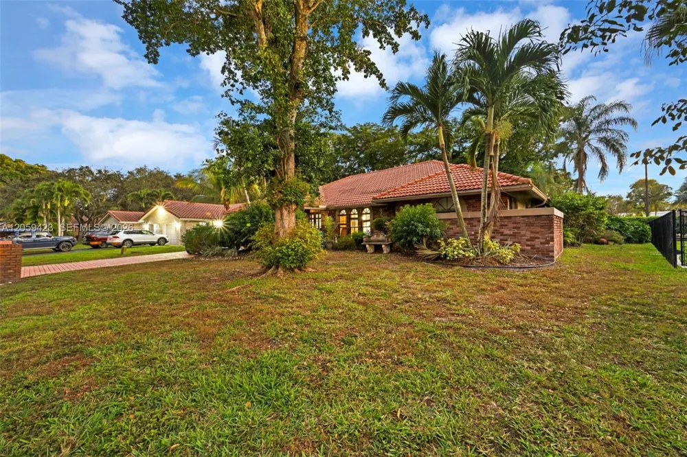 8622 NW 49th Dr Coral Springs, FL 33067