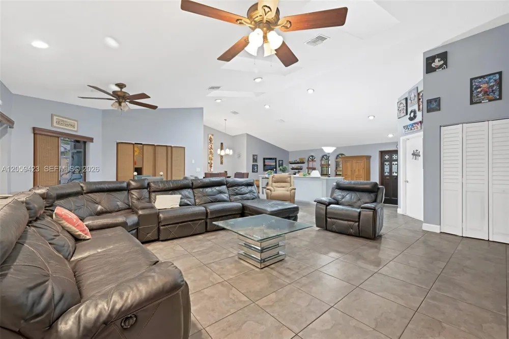 8622 NW 49th Dr Coral Springs, FL 33067
