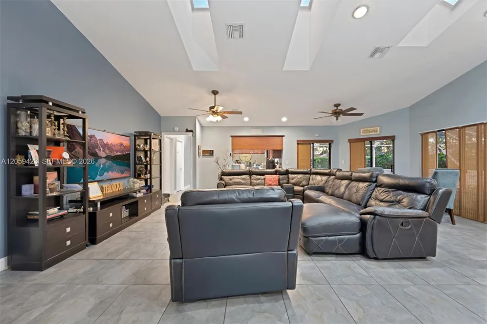 8622 NW 49th Dr Coral Springs, FL 33067