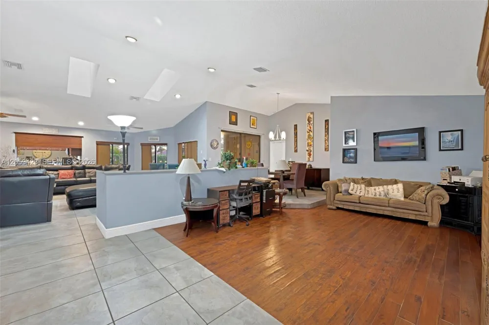 8622 NW 49th Dr Coral Springs, FL 33067