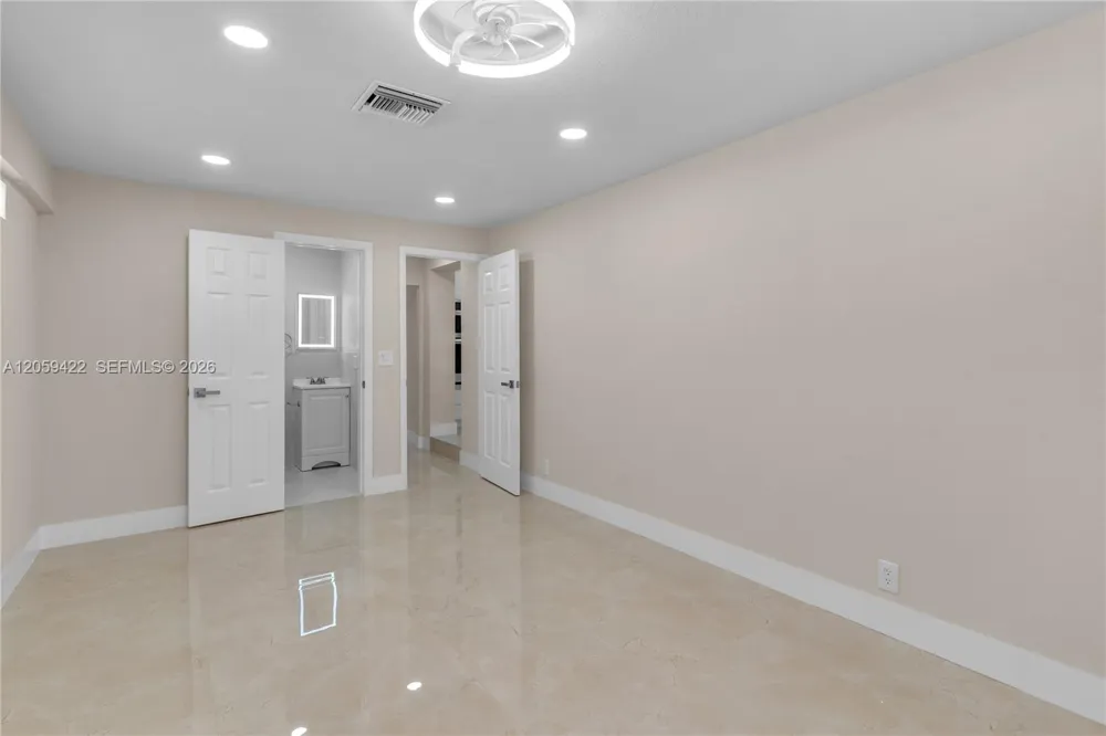 378 SW 6th St #1 Florida City, FL 33034