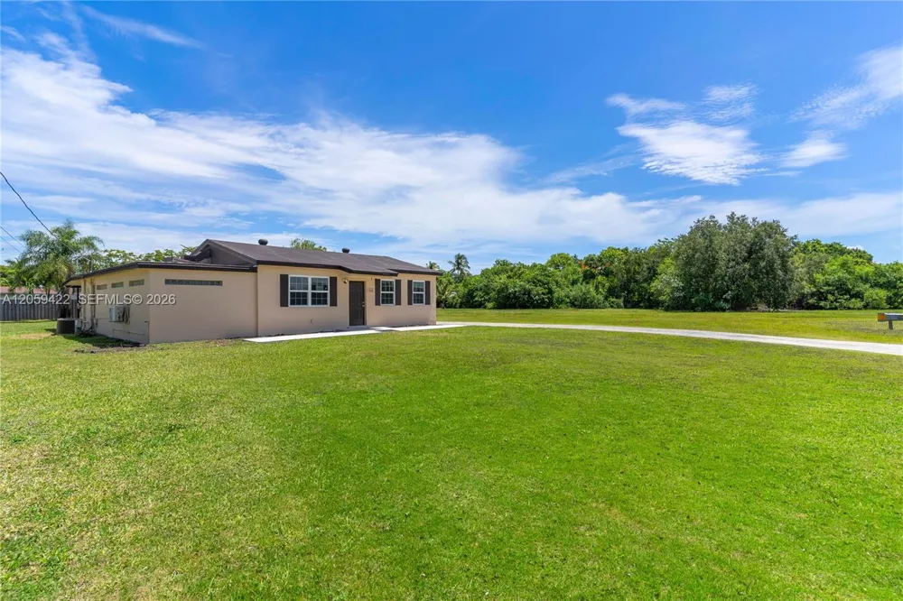 378 SW 6th St #1 Florida City, FL 33034