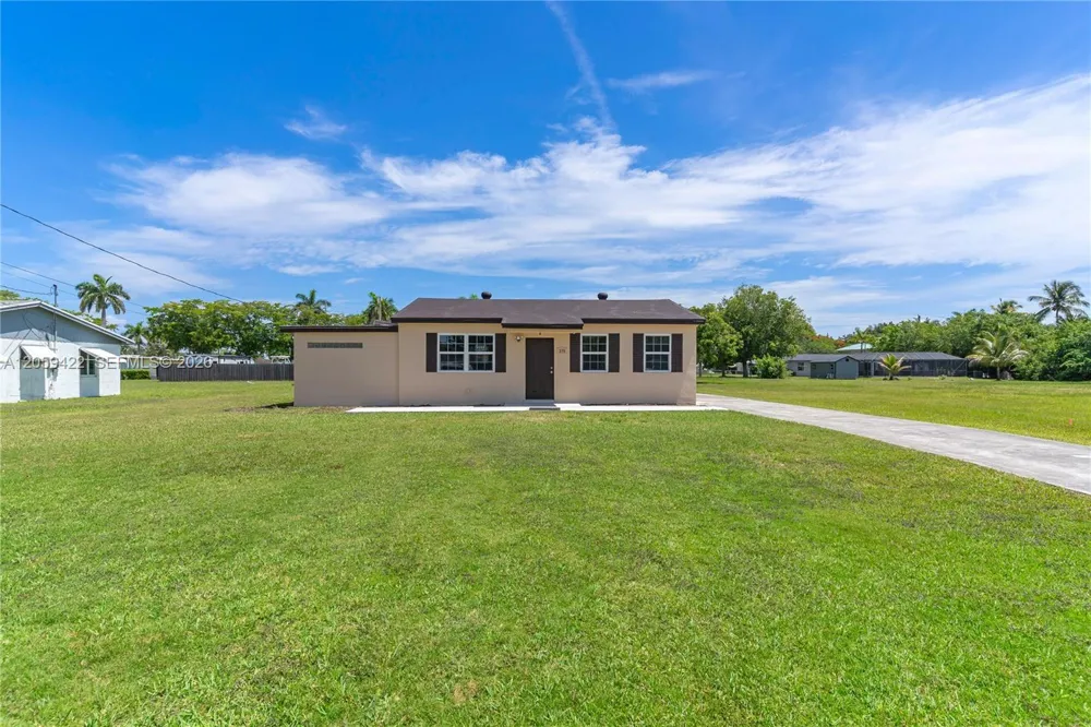 378 SW 6th St #1 Florida City, FL 33034