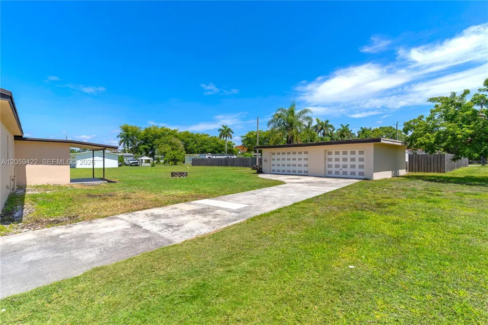 378 SW 6th St #1 Florida City, FL 33034