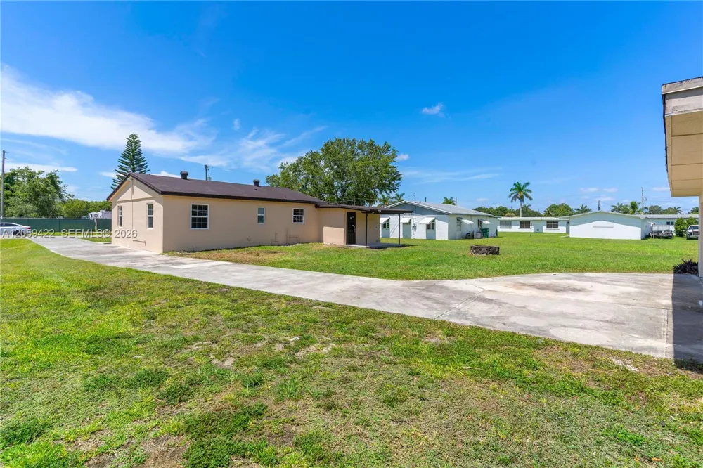 378 SW 6th St #1 Florida City, FL 33034