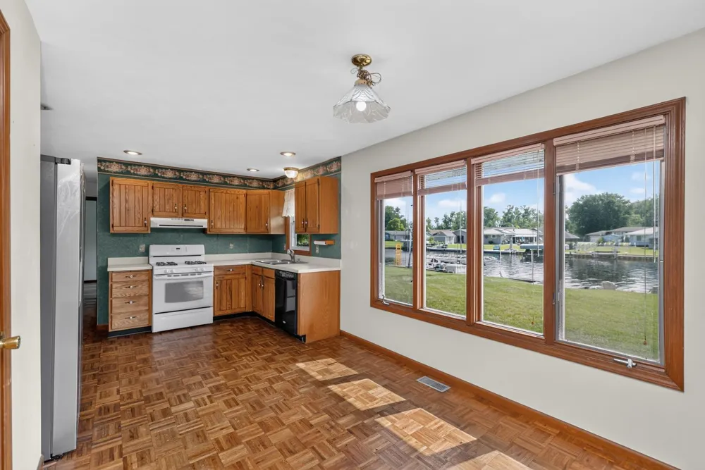 68441 Channel Parkway Edwardsburg, MI 49112