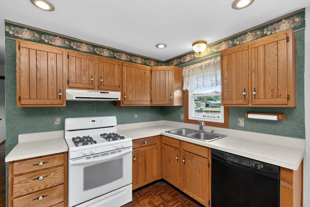 68441 Channel Parkway Edwardsburg, MI 49112