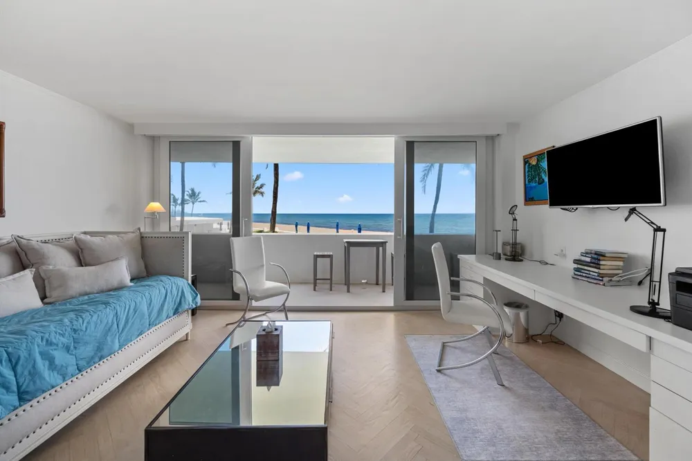 100 Sunrise Avenue #212 Palm Beach, FL 33480