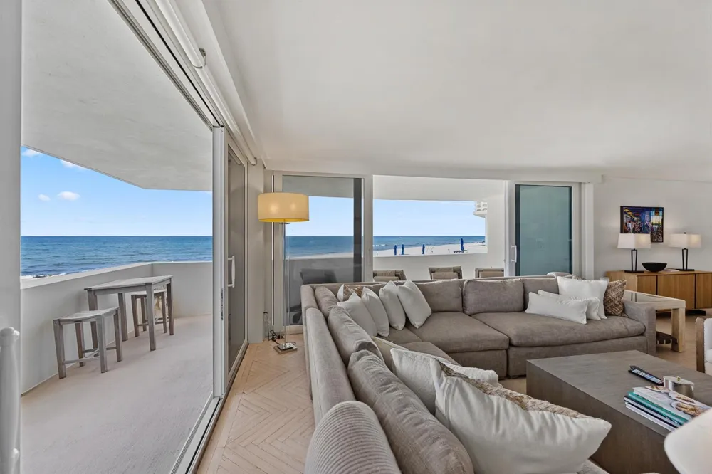 100 Sunrise Avenue #212 Palm Beach, FL 33480