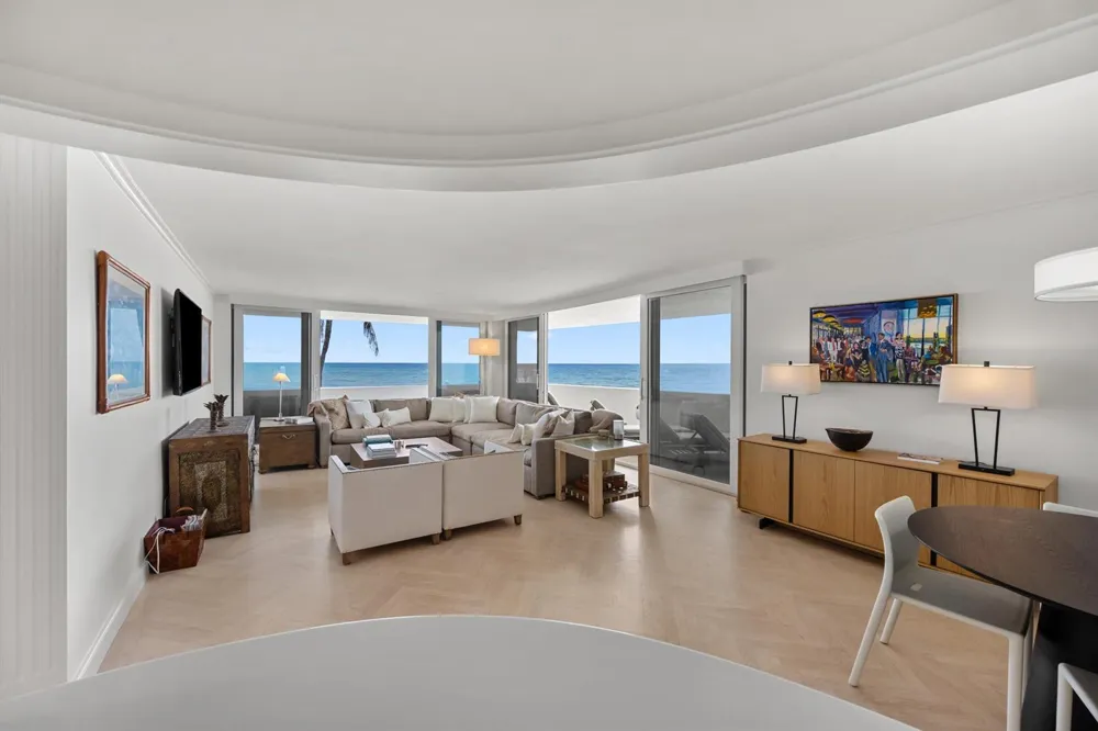 100 Sunrise Avenue #212 Palm Beach, FL 33480